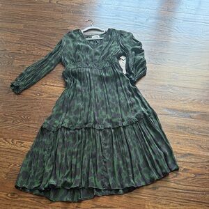 Velvet Green and Black Long Sleeve Tiered Midi Dress